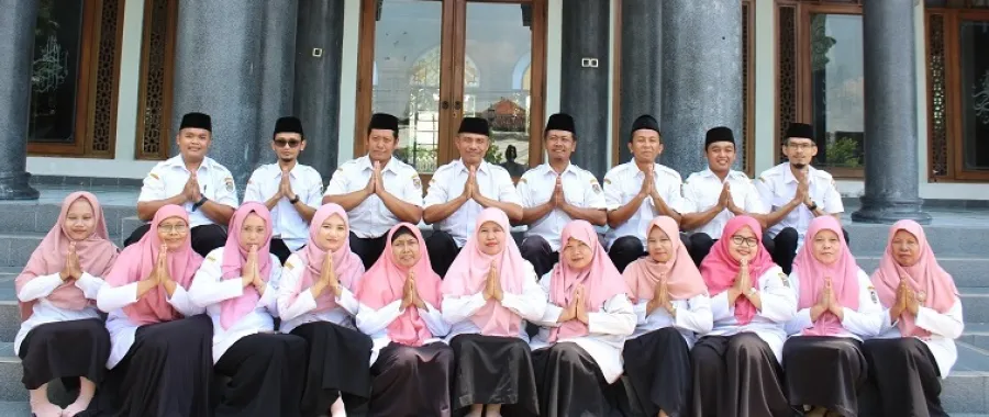 PROFIL GURU SMP NURUL ISLAM NGEMPLAK